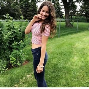 Meet your Posher, Loreda